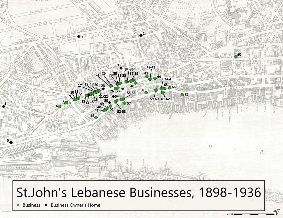 Carte aérienne du centre-ville de St. John’s. Des points verts indiquent les entreprises libanaises du centre-ville, en particulier celles des rues New Gower et Water. Des losanges noirs indiquent les maisons des propriétaires d’entreprises libanaises. Les losanges noirs sont un peu plus espacés que le groupe de points verts.