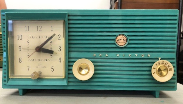 ???RCA Victor Clock Radio, 1959 | Radio at Home in Canada