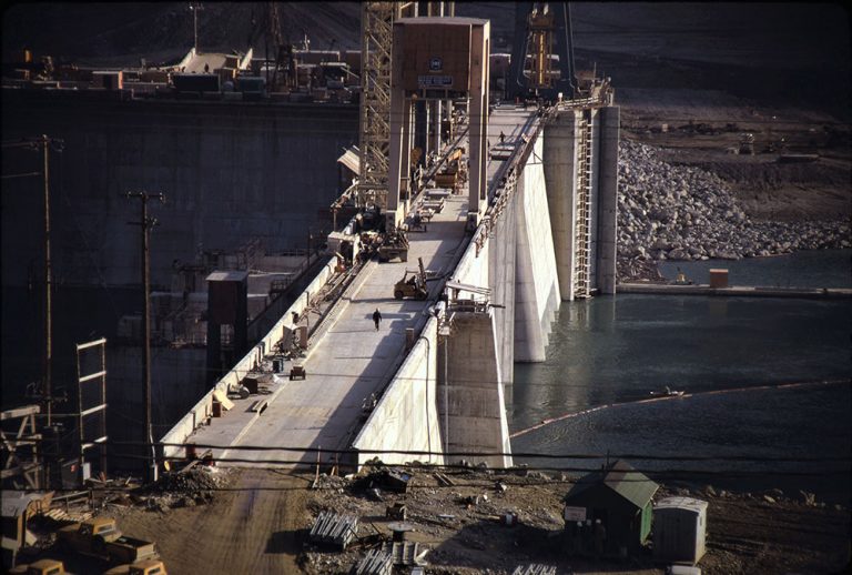 Construction of Hugh Keenleyside Dam | Stories Beneath the Surface