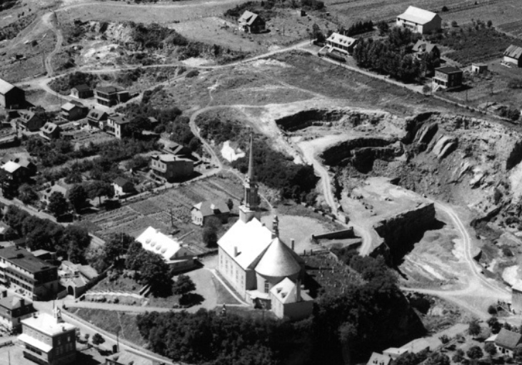Aerial view of Château-Richer in the mid-20th century